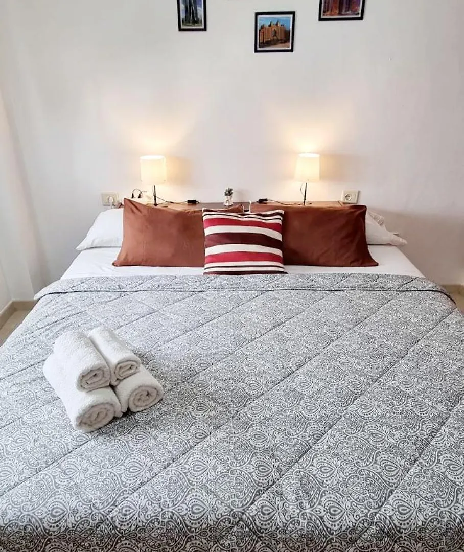 Almar We Go! Habitaciones Privadas En Alcala - Private Rooms - Pieces Privees - In Shared Apartment 0*, Alcalá la Real